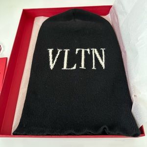 Valentino Black Valentino Garavani VLTN Beanie